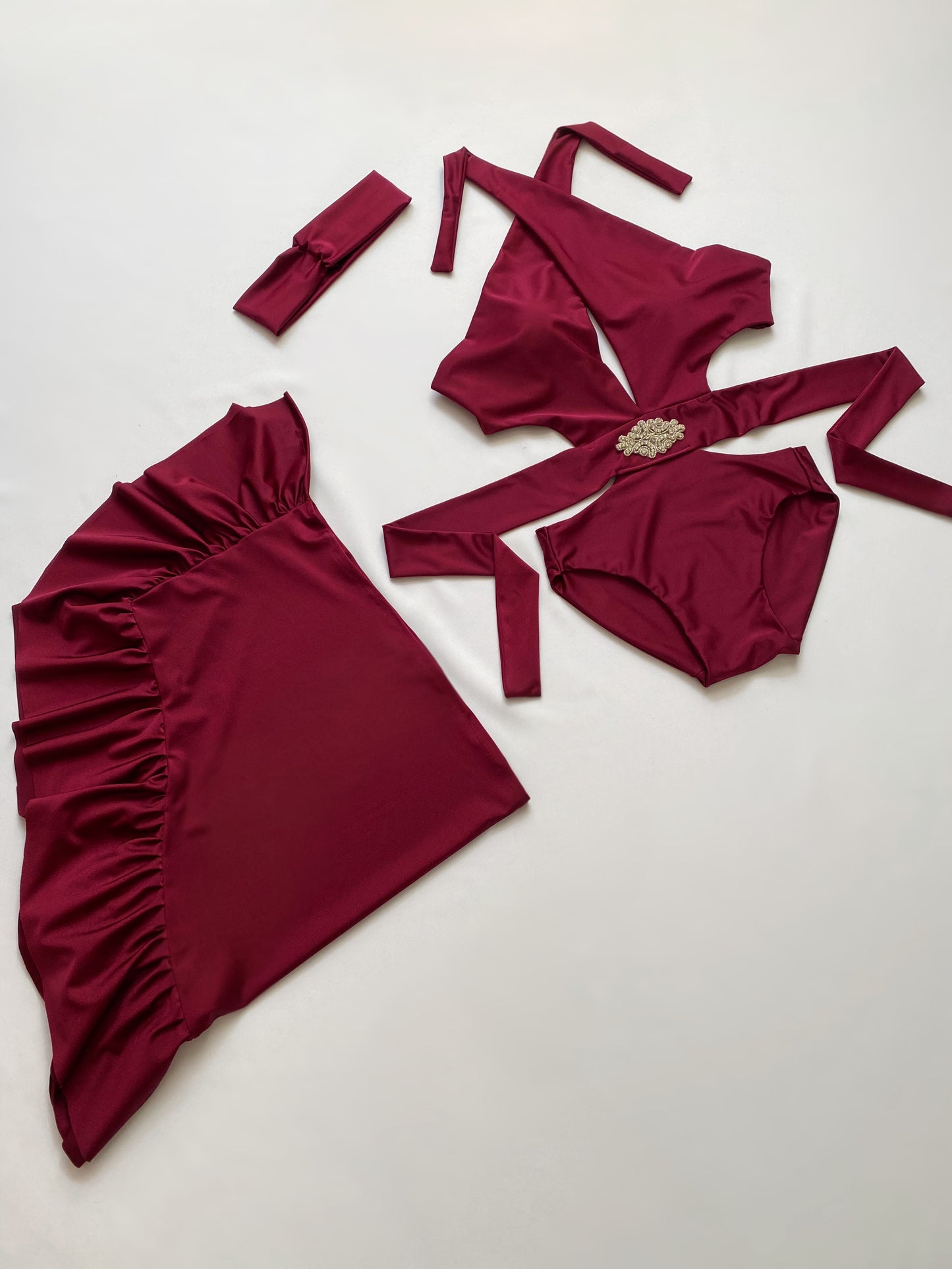 LAGUNA Set in CHERRY RED