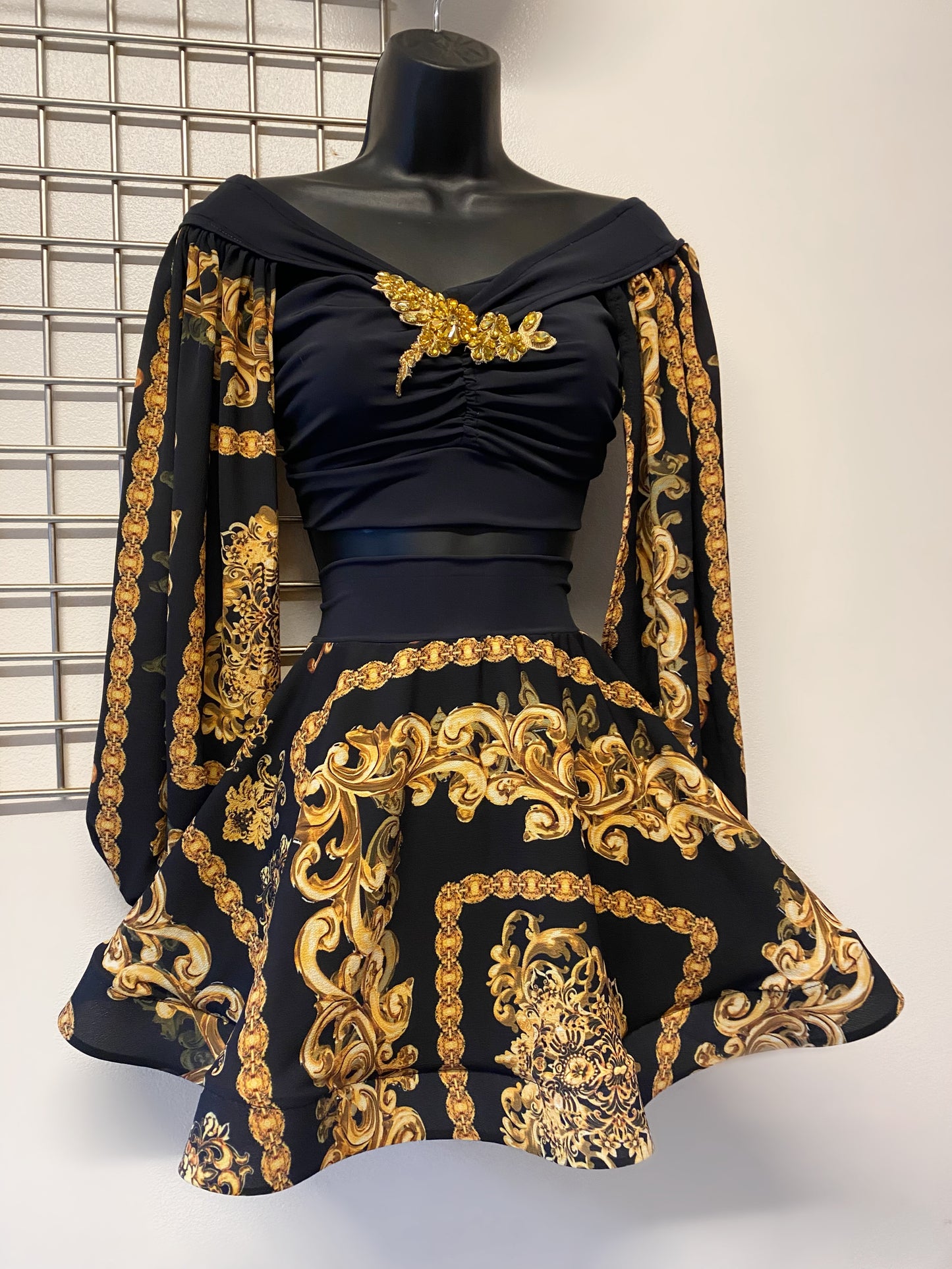 EMILIO Set in BLACK & GOLD