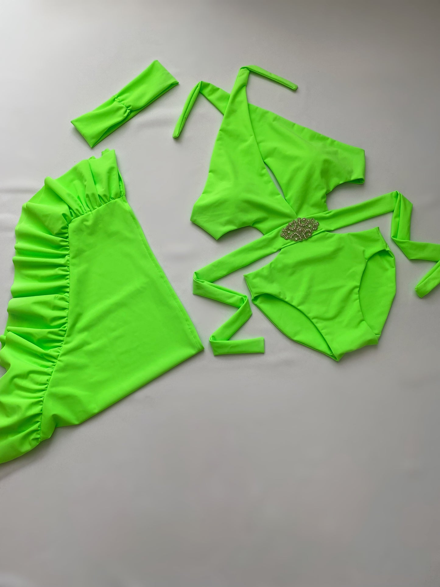 LAGUNA Set in LIME GREEN