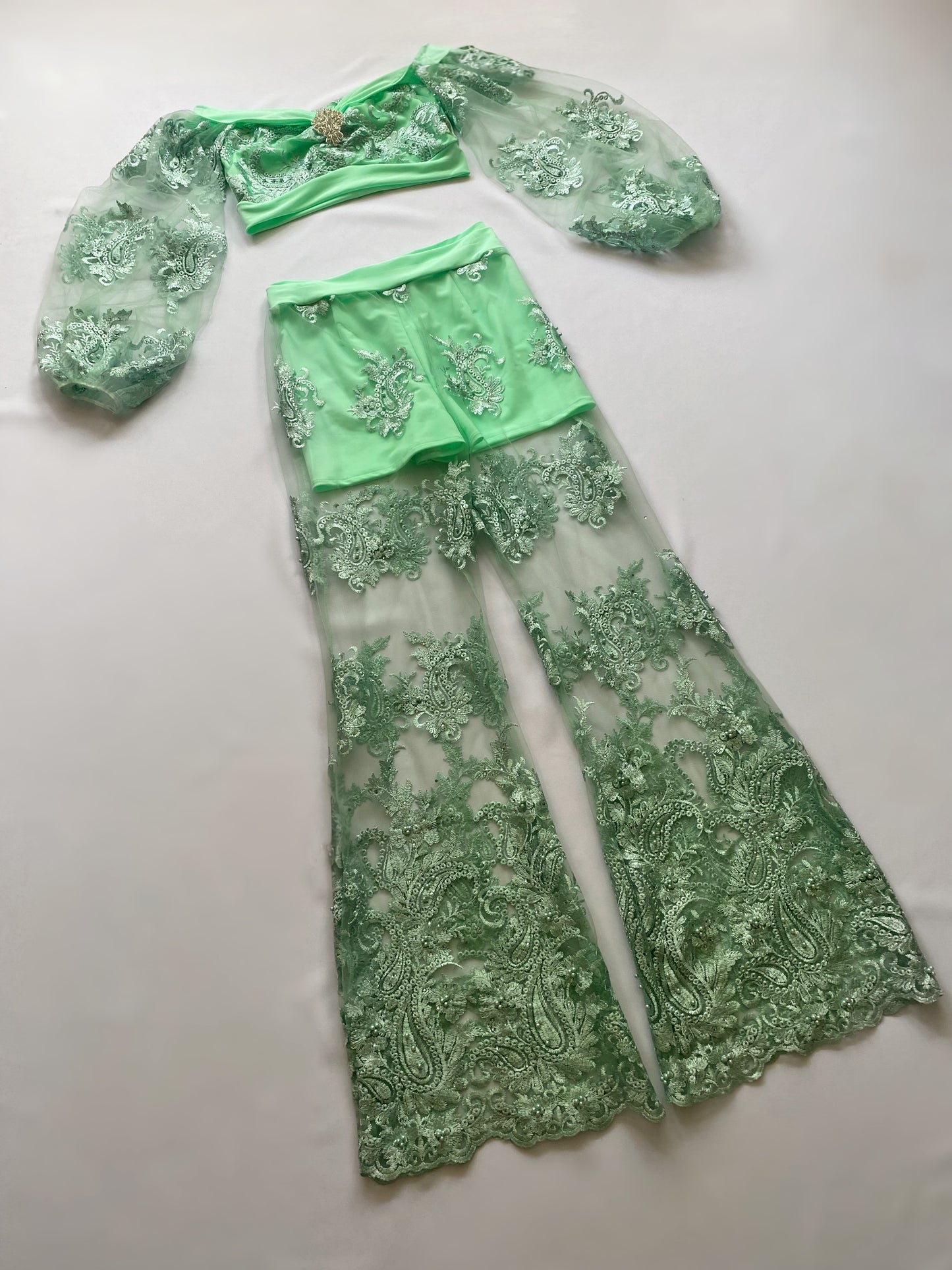 NIKITA Set in MINT