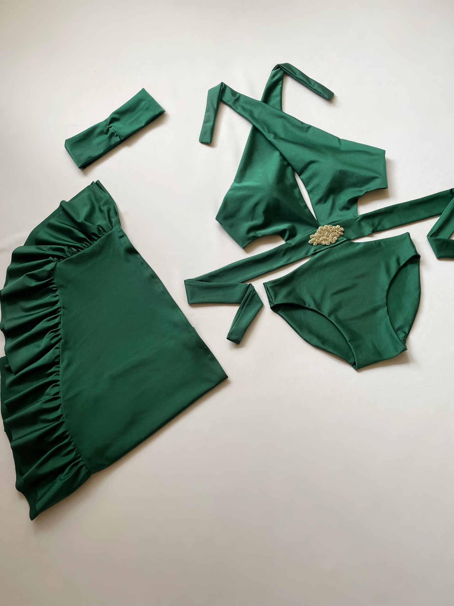 LAGUNA Set in EMERALD