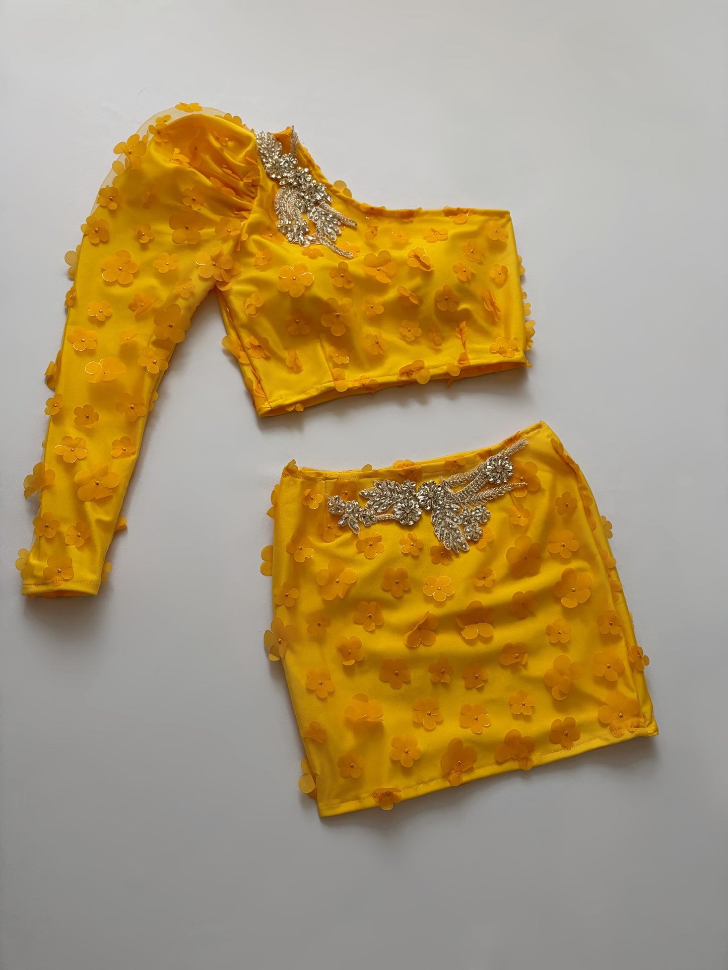 GISELLE set in YELLOW