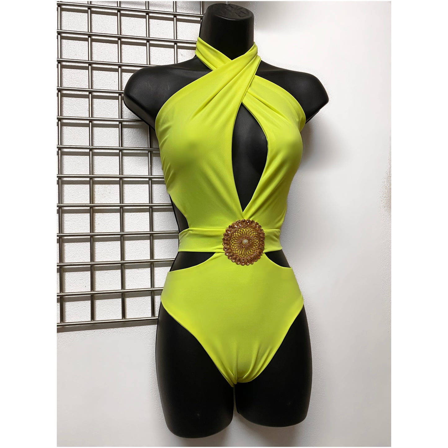 LAGUNA set in NEON YELLOW