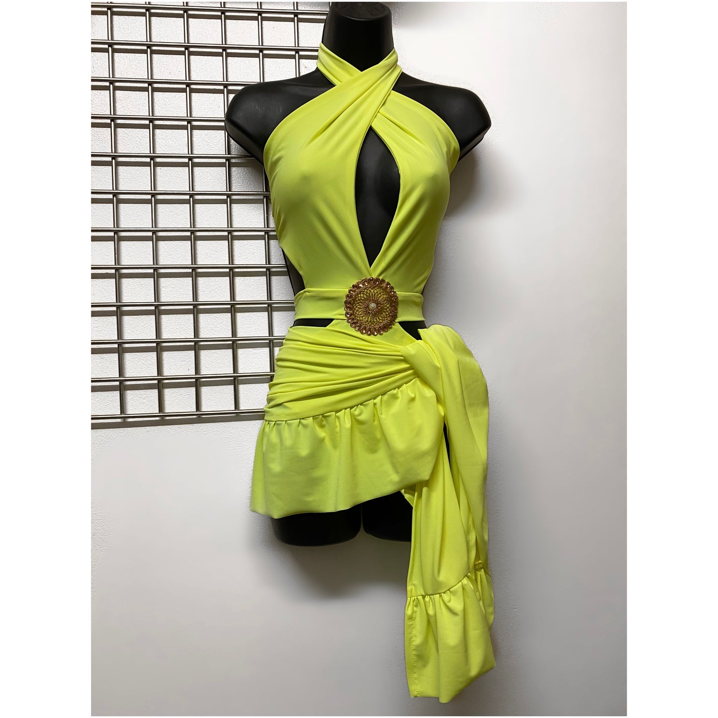 LAGUNA set in NEON YELLOW